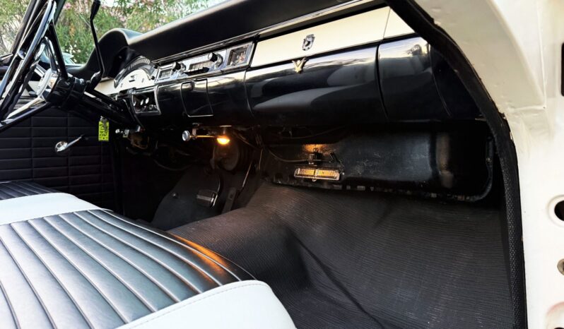 								1957 Ford Fairlane 500 Sunliner full									