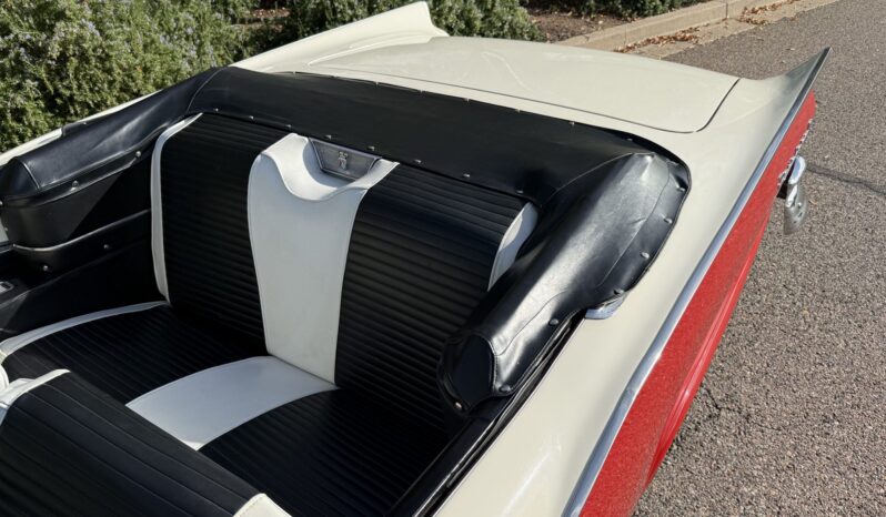 								1957 Ford Fairlane 500 Sunliner full									