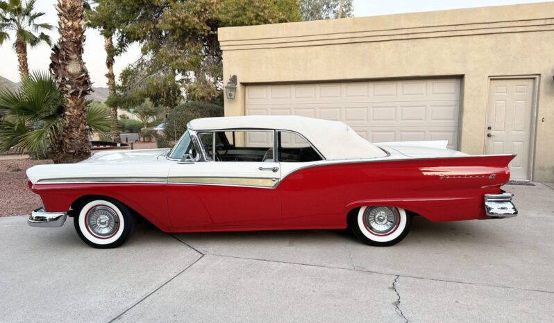 								1957 Ford Fairlane 500 Sunliner full									