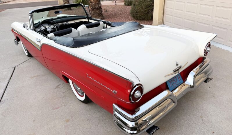 								1957 Ford Fairlane 500 Sunliner full									
