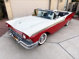 										1957 Ford Fairlane 500 Sunliner full									