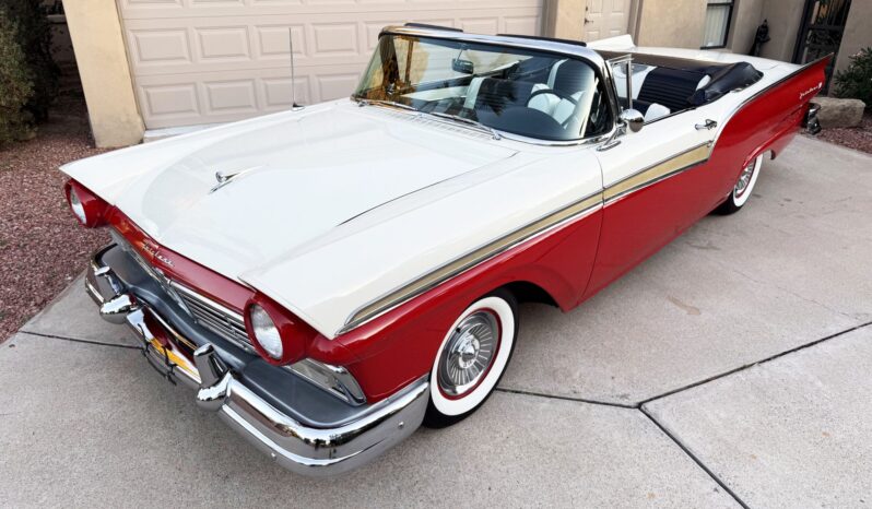 								1957 Ford Fairlane 500 Sunliner full									
