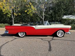 										1957 Ford Fairlane 500 Sunliner full									