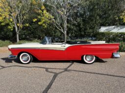 										1957 Ford Fairlane 500 Sunliner full									