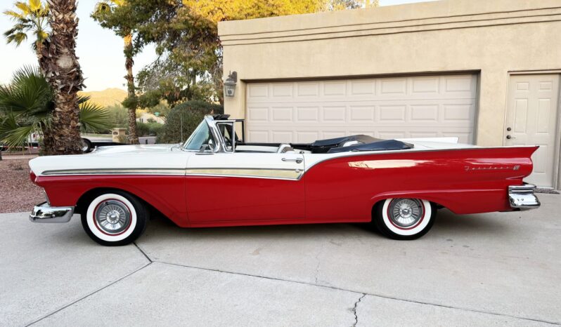 								1957 Ford Fairlane 500 Sunliner full									