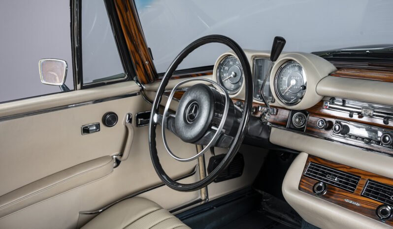 								1971 Mercedes-Benz 280SE 3.5 Coupe full									
