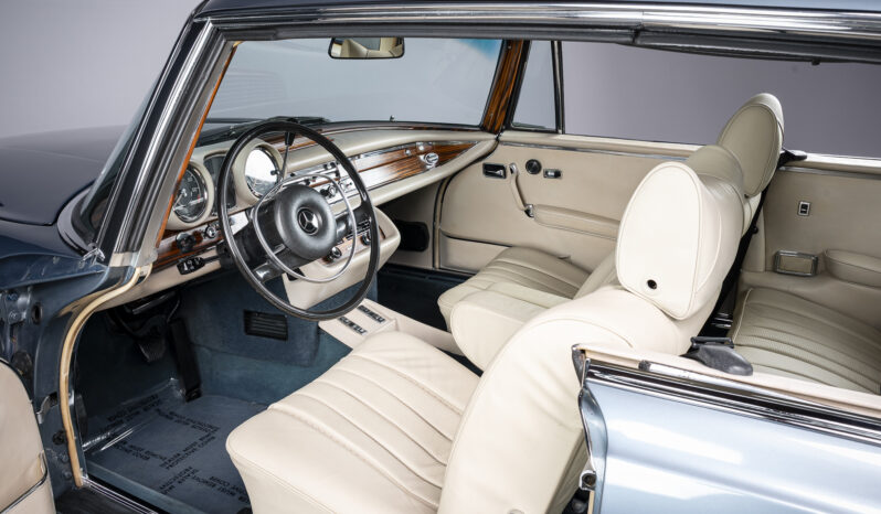 								1971 Mercedes-Benz 280SE 3.5 Coupe full									