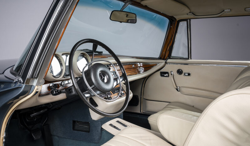 								1971 Mercedes-Benz 280SE 3.5 Coupe full									