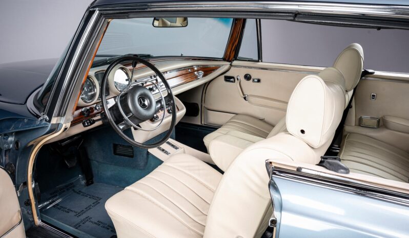 								1971 Mercedes-Benz 280SE 3.5 Coupe full									