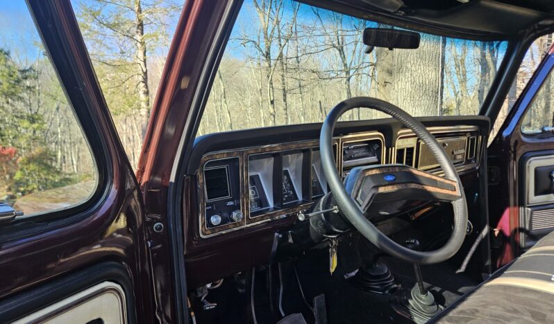 								1979 Ford F-250 Ranger Lariat 4×4 4-Speed full									