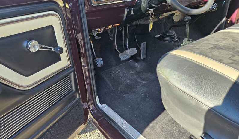 								1979 Ford F-250 Ranger Lariat 4×4 4-Speed full									