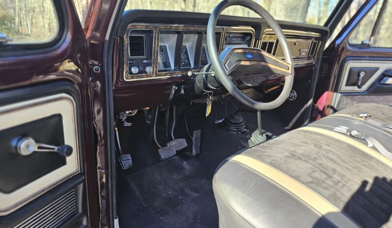 								1979 Ford F-250 Ranger Lariat 4×4 4-Speed full									