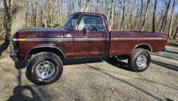 										1979 Ford F-250 Ranger Lariat 4×4 4-Speed full									