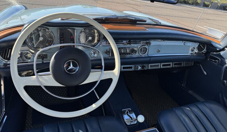 								1971 Mercedes-Benz 280SL full									