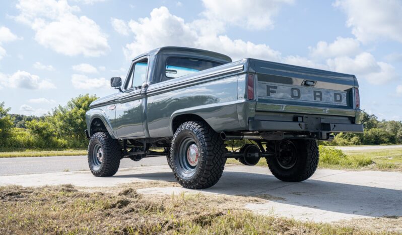 								1966 Ford F-100 4×4 full									