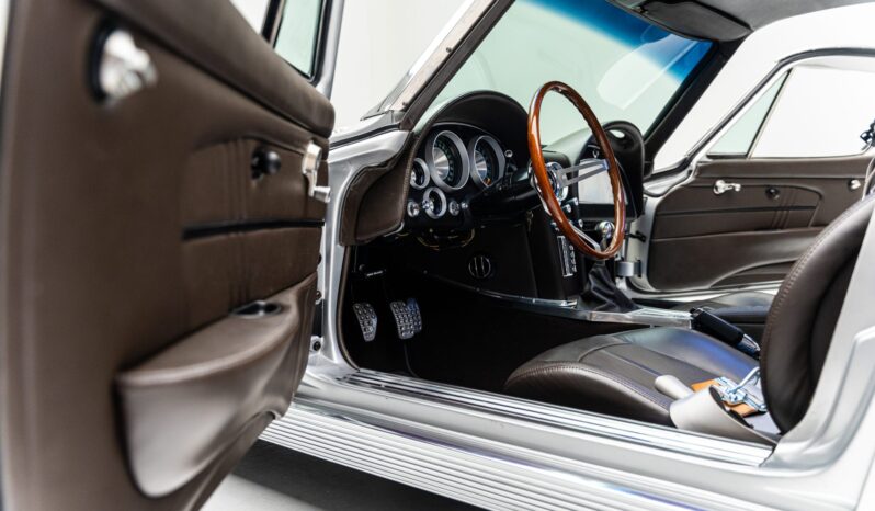 								1963 Chevrolet Corvette Split-Window Coupe 6-Speed full									