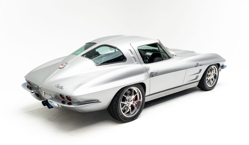 								1963 Chevrolet Corvette Split-Window Coupe 6-Speed full									