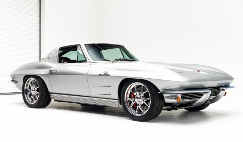 								1963 Chevrolet Corvette Split-Window Coupe 6-Speed full									
