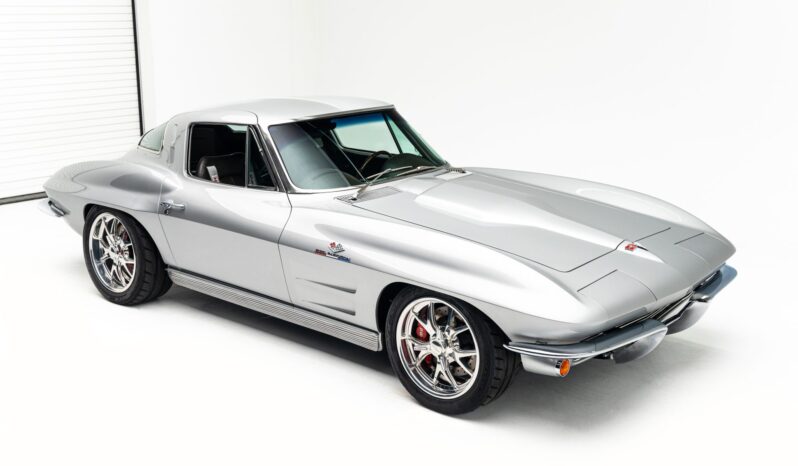 								1963 Chevrolet Corvette Split-Window Coupe 6-Speed full									