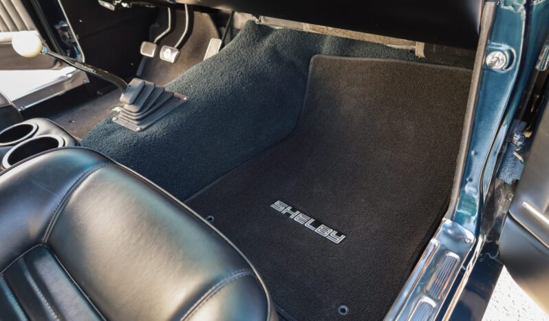 								1965 Ford Mustang Fastback 4-Speed full									