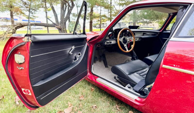 								1967 Volvo 1800S 5-Speed full									