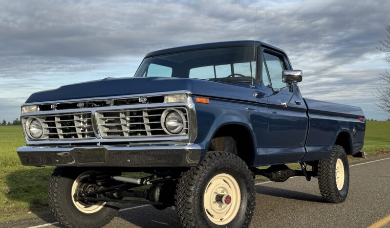 								1974 Ford F-100 Custom 4×4 4-Speed full									