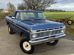 1974 Ford F-100 Custom 4×4 4-Speed