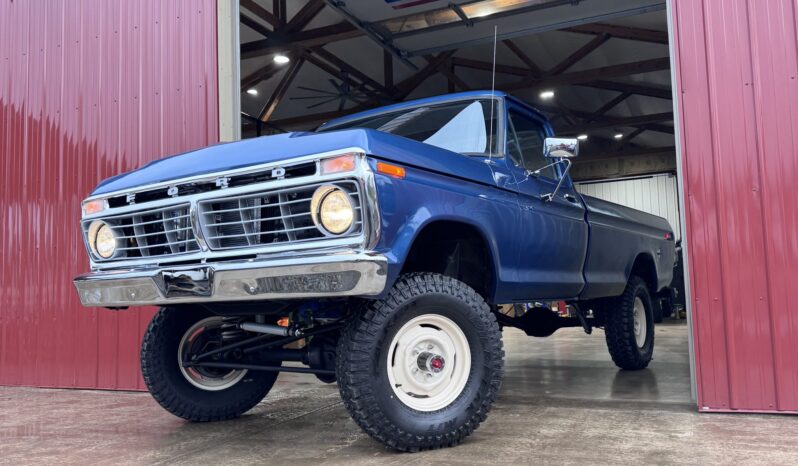 								1974 Ford F-100 Custom 4×4 4-Speed full									