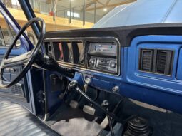 										1974 Ford F-100 Custom 4×4 4-Speed full									