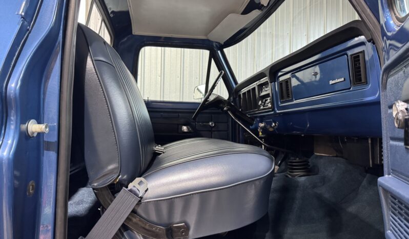 								1974 Ford F-100 Custom 4×4 4-Speed full									