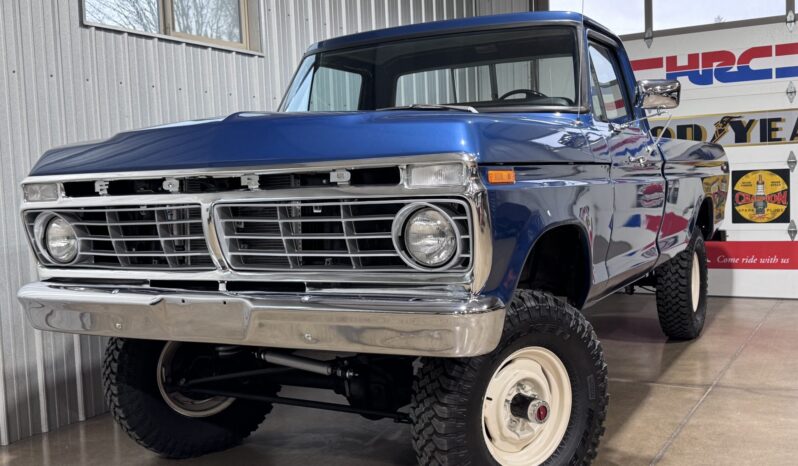 								1974 Ford F-100 Custom 4×4 4-Speed full									