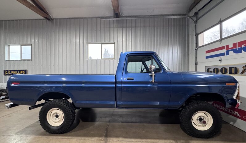								1974 Ford F-100 Custom 4×4 4-Speed full									