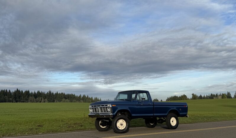 								1974 Ford F-100 Custom 4×4 4-Speed full									