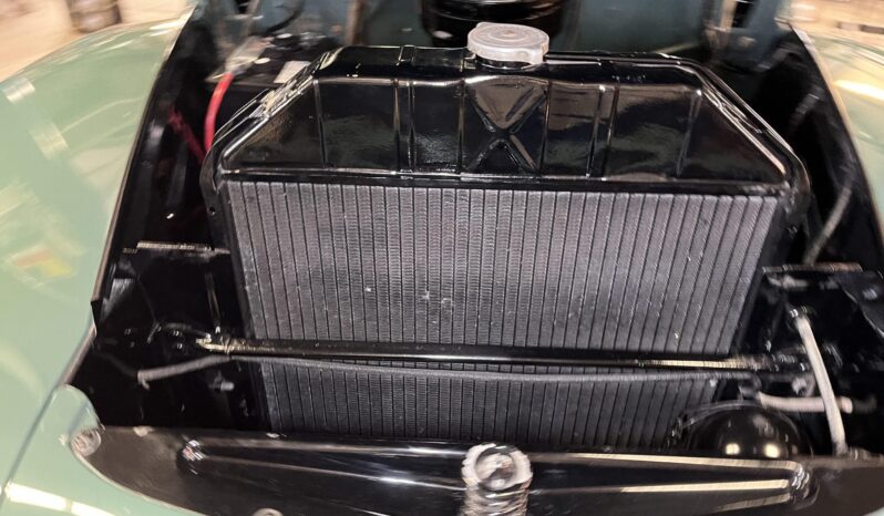 								1949 Ford F-1 Pickup 4-Speed full									