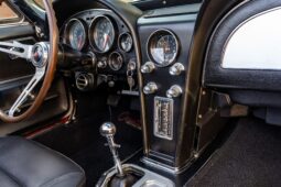 										1965 Chevrolet Corvette Convertible 4-Speed full									