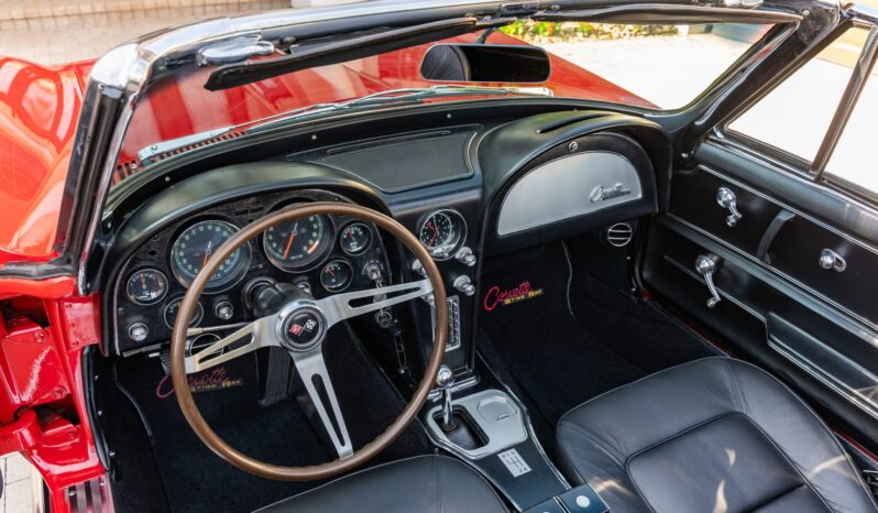 								1965 Chevrolet Corvette Convertible 4-Speed full									