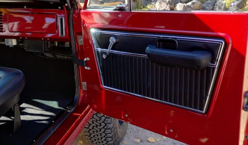 								1973 Ford Bronco Sport 302 full									