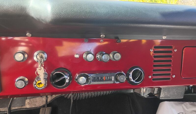 								1973 Ford Bronco Sport 302 full									