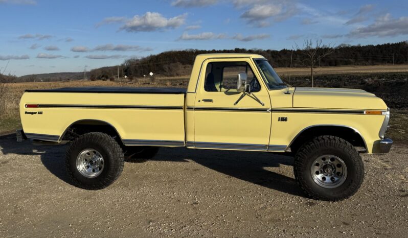 								1973 Ford F-250 Ranger XLT 4×4 full									