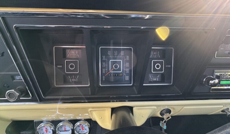 								1973 Ford F-250 Ranger XLT 4×4 full									