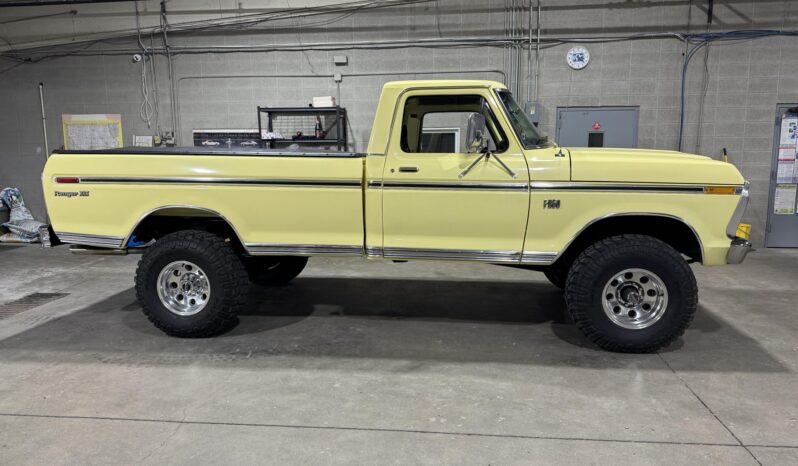 								1973 Ford F-250 Ranger XLT 4×4 full									