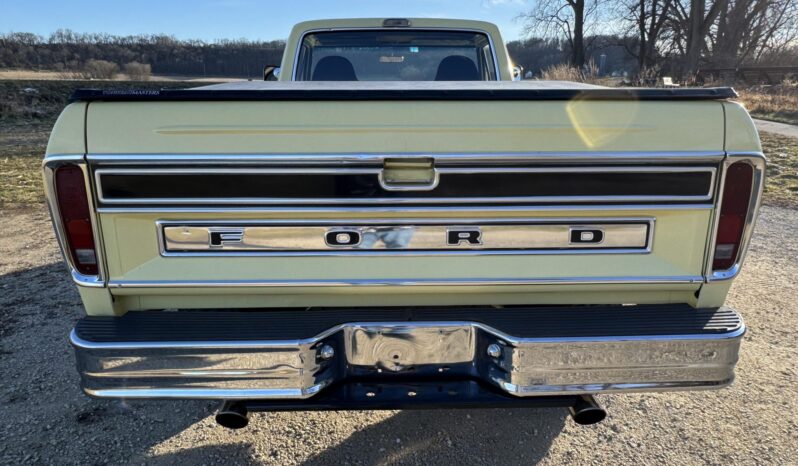 								1973 Ford F-250 Ranger XLT 4×4 full									