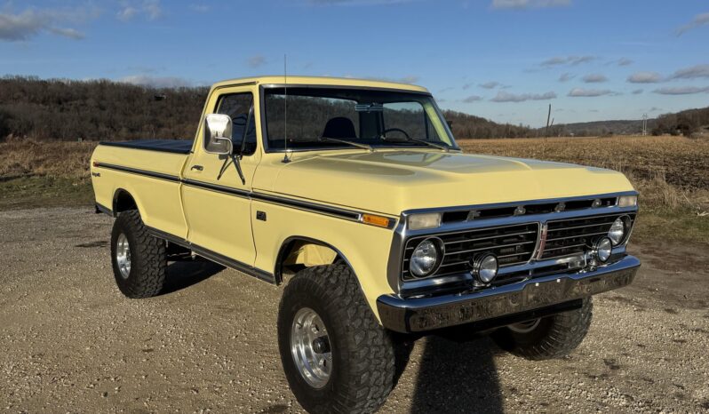 								1973 Ford F-250 Ranger XLT 4×4 full									