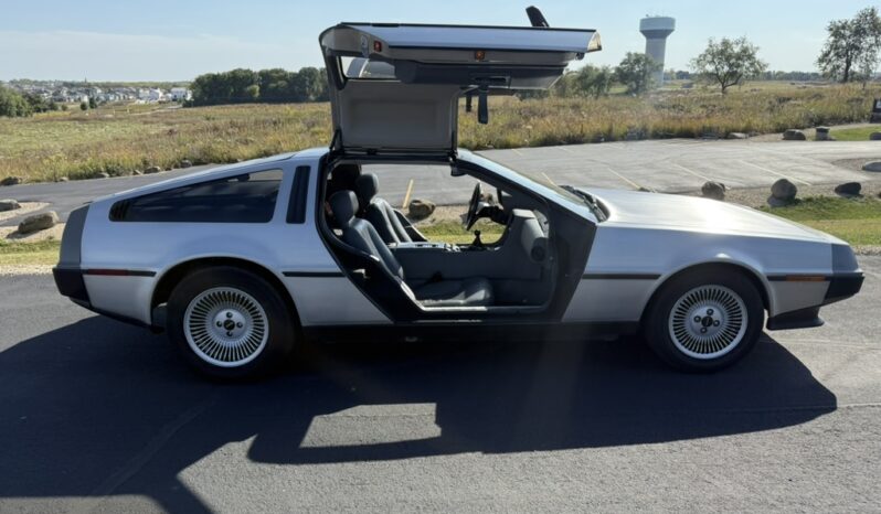 								1981 DeLorean DMC-12 5-Speed full									