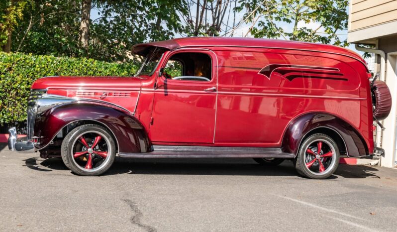 								1947 GMC 3/4-Ton Custom Panel Van full									