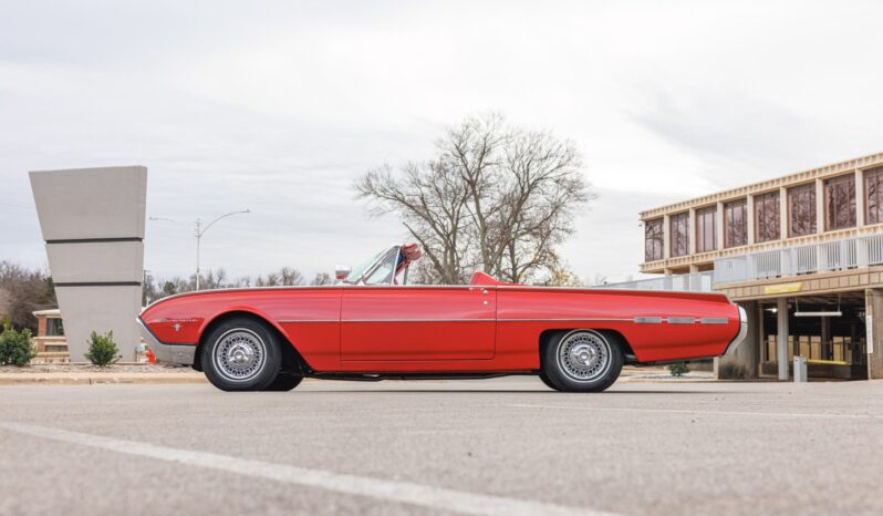 								1962 Ford Thunderbird Sports Roadster full									