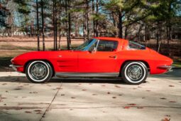 										1963 Chevrolet Corvette Split-Window Coupe 4-Speed full									