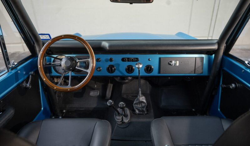 								1974 Ford Bronco 4×4 full									