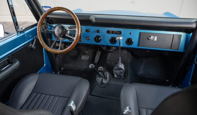 								1974 Ford Bronco 4×4 full									