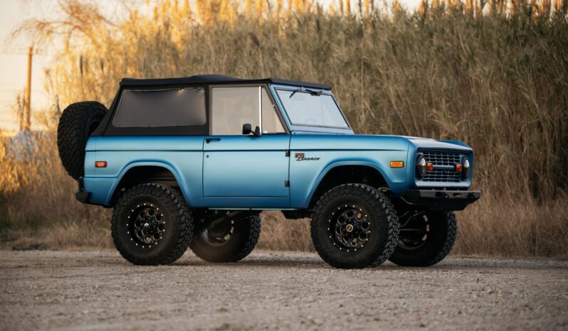								1974 Ford Bronco 4×4 full									